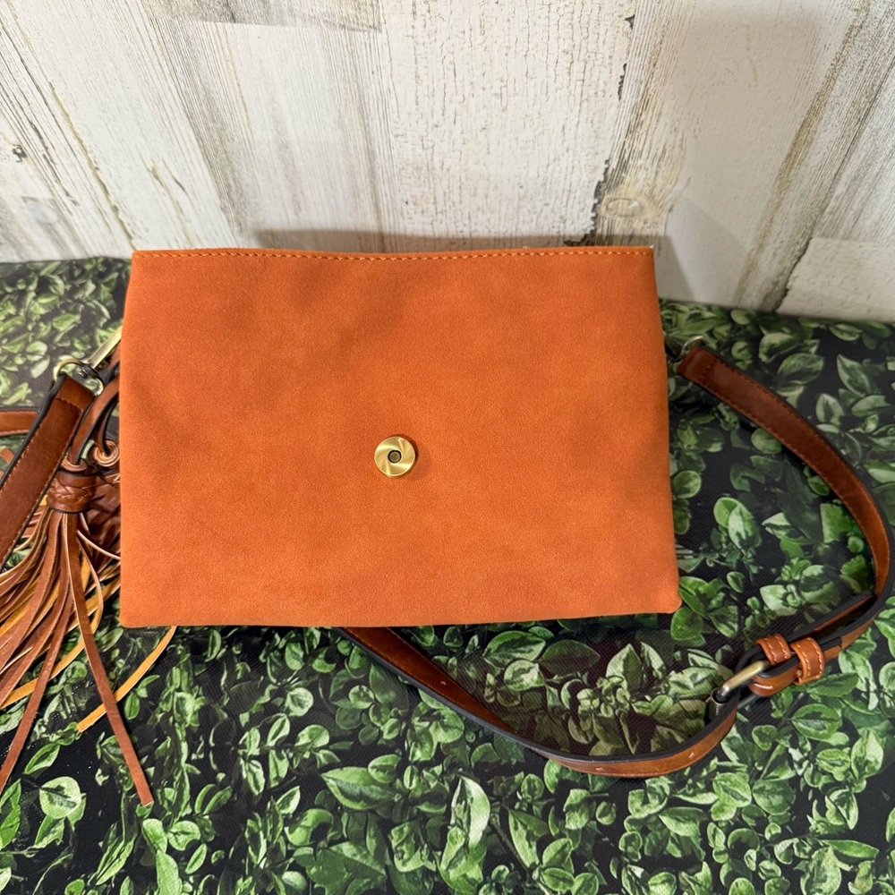 Crossbody Bag with Tan Tassel Details - Picture 13 of 13